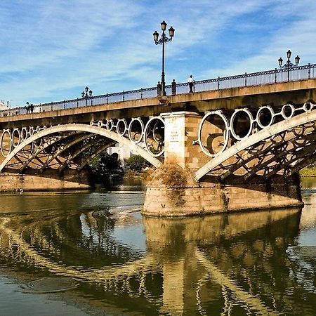 Apartamento En La Mejor Zona De Triana, Junto Al Puente セビリア エクステリア 写真